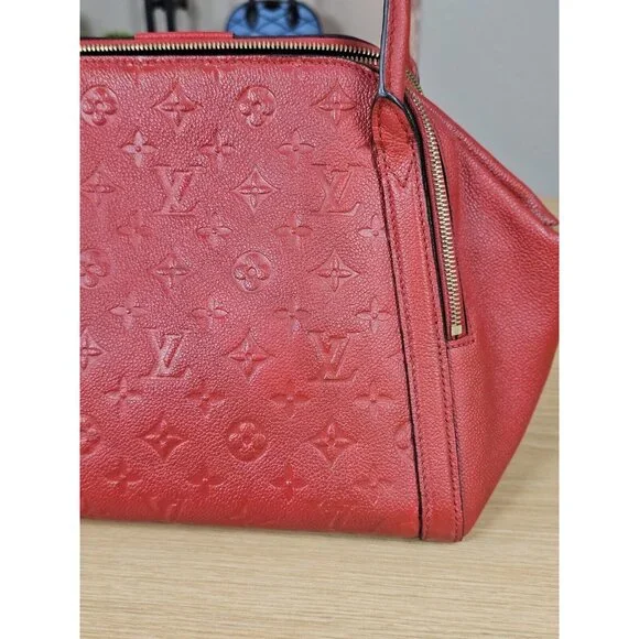 LOUIS VUITTON Authentic Marais MM LV Empreinte Leather Red Handbag Satchel LV - Picture 6 of 16